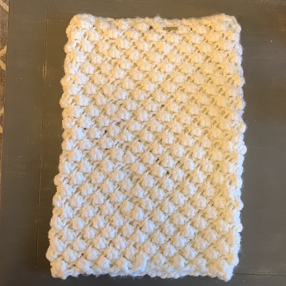 Michael Kors Infinity Neck Scarf - cozy cream knit - never worn - Picture 6 of 7